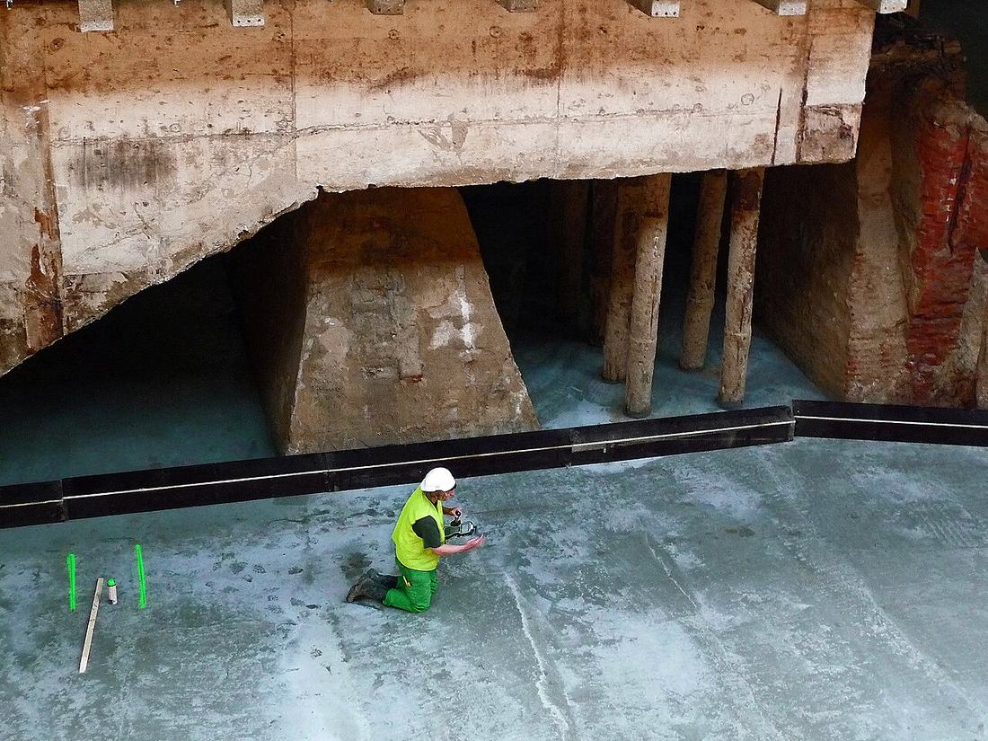 Trabalhador da construção civil em obra